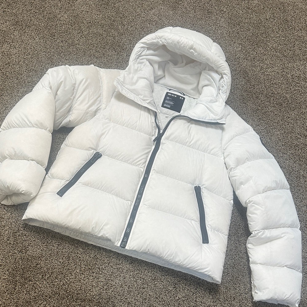 Under Armour White Down Puffer Jacket size M